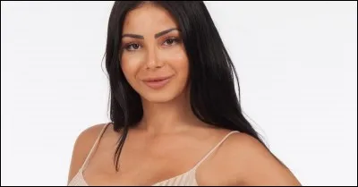 Avec qui Maeva s'est-elle mise en couple ?