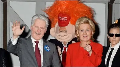 Katy Perry a décidé de se déguiser en Hilary Clinton !