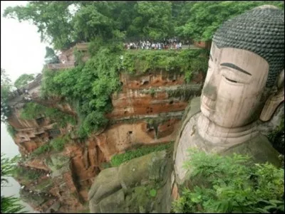 Depuis 2007, le département chinois des affaires religieuses veille au grain, sélectionne et valide lui-même le(s) candidat(s) à ...