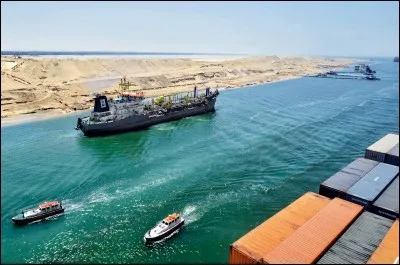 Quelle a été la cause de la crise du canal de Suez ?