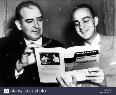 Quel homme politique Américain était l'initiateur de la "chasse aux sorcières"