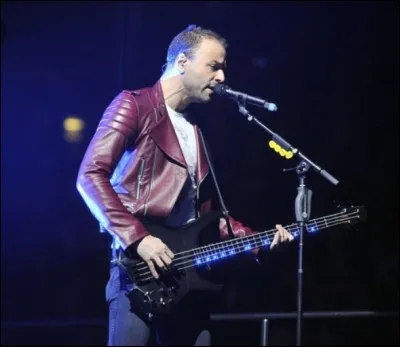 Cas exceptionnels, deux titres sont chantés par le bassiste, Chris, en rapport avec son passé.
L'une d'entre elles s'appelle "Liquid State". De quoi parle-t-elle ?