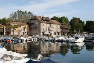 En cette période de canicule, je vous propose d'aller vous rafraîchir sur les rives du lac Léman, à Nernier. Commune du Chablais et l'agglomération transfrontalière du Grand Genève, elle se situe dans le département ...