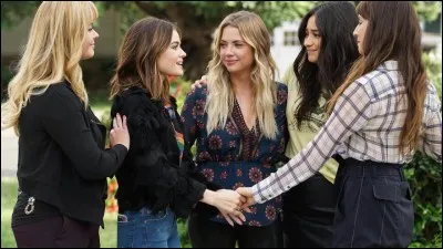 Comment s'appelle le professeur et petit-ami d'Aria ?