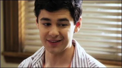 Avec qui Lucas veut-il sortir ?