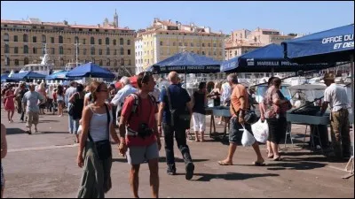 Par an, combien de touristes visitent la ville de Marseille ?