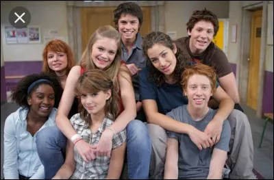 Dans quelle série de Disney Chanel, joue Manon Azem ?