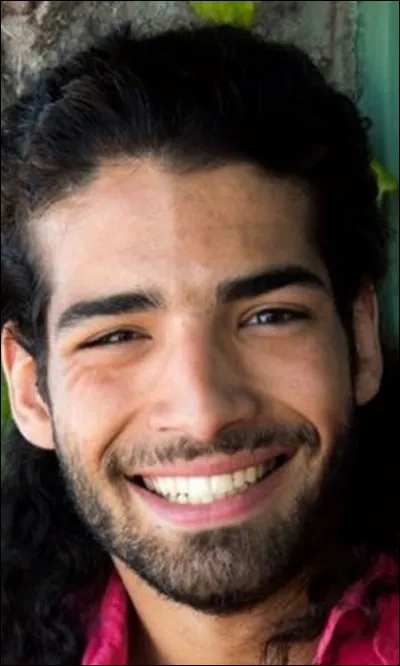 Comment s'appelle le frère de Manon Azem ?