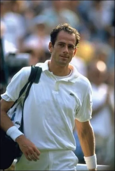Joueur de tennis fran&ccedil;ais, il a &eacute;t&eacute; le 4e joueur mondial - en 1991 - et a remport&eacute; 11 titres, c'est ... Forget.