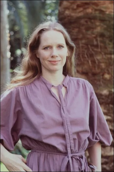 Actrice, elle a jou&eacute; dans "Les &Eacute;migrants" de Jan Troell en 1975 et dans plusieurs films d'Ingmar Bergmann "Sc&egrave;nes de la vie conjugale", "Cris et chuchotements", c'est ... Ullmann.
