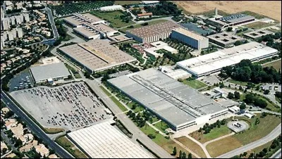 Multinationale américaine de l'électronique, pionnière dans la conception et la production d'ordinateurs :