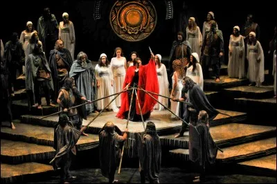 Qui a composé l'opéra "Norma" ?