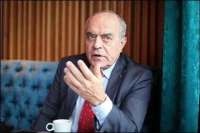 Où est né Alain Juillet ?