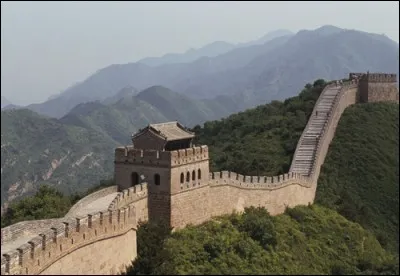 On peut voir la grande muraille de Chine :