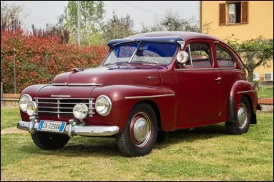 Petite question vache pour finir, qui vaut ce qu'elle vaut ! Quelle est donc cette auto ?