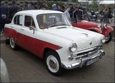 Camarade " tovarish", peux-tu me donner la marque de cette machine ?