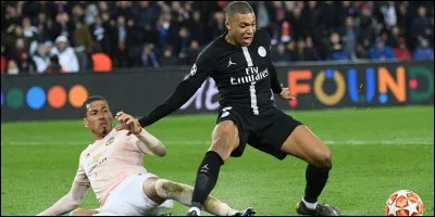 Quel est l'ancien num&eacute;ro de Mbapp&eacute; en &eacute;quipe de France ?