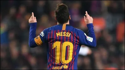 &Agrave; quel &acirc;ge, Messi a-t-il commenc&eacute; sa carri&egrave;re de footballeur ? ... ans