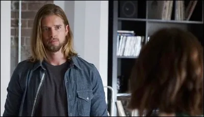 Ce personnage fait-il partie de la série ?