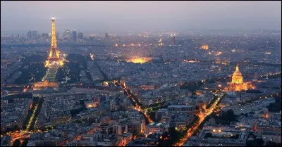 Lequel de ces pays a une population approximative des 67 millions d'habitants ?