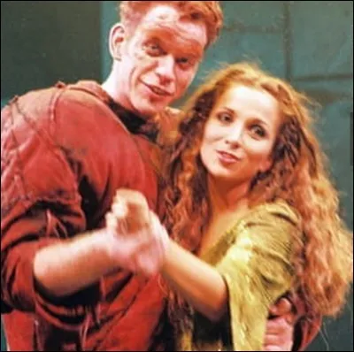 Quel rôle avait Hélène dans "Notre-Dame de Paris" ?