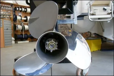 Quel outil est utilis&eacute; pour mesurer les angles des pales d'h&eacute;lice d'un bateau ?