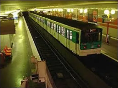 Mise en service le 25 avril 1985, ''Bobigny-Pablo Picasso'' est une station qui se situe sur la ligne 5, dont elle est le terminus nord.
De ces trois tableaux, lequel n'est pas de Pablo Picasso mais de Marcel Duchamp ?