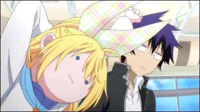 Que se passe-t-il lors de la première rencontre entre Chitoge et Raku ?