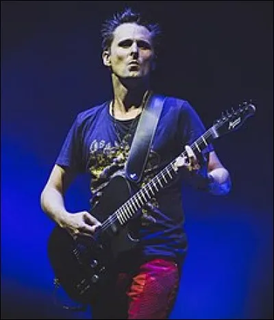 ''Falling Away With You'' : Matthew Bellamy est originaire de Cambridge comme Syd Barrett et David Gilmour. Pour quel groupe ces derniers ont-ils joué ?