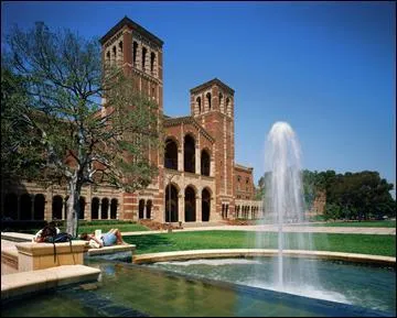 Comment s'appelle la prestigieuse universit de Los Angeles ?