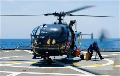 Malgré cette capacité d'emport, nous ne possédons qu'un hélicoptère. C'est un(e)...