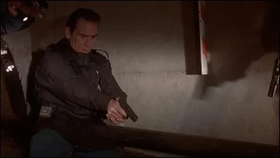 Tommy Lee Jones le dit lui-même : "Prends-toi un Glock" !
Dans quel film ?