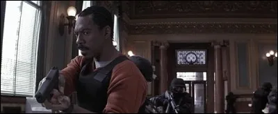 Eddy Murphy aussi a succombé au charme du Glock.
Dans quel film ?