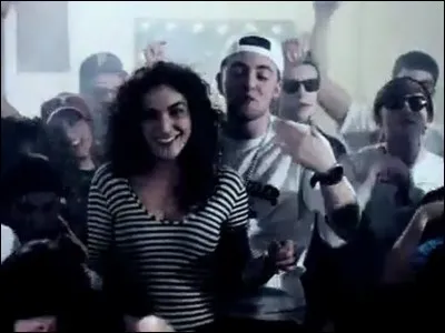 Dans quelle chanson peut-on voir ce clip ?