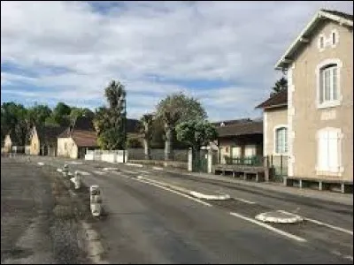 Commune de l'arrondissement de Pau, dans le Viq-Bihl, Lalongue se situe en région ...
