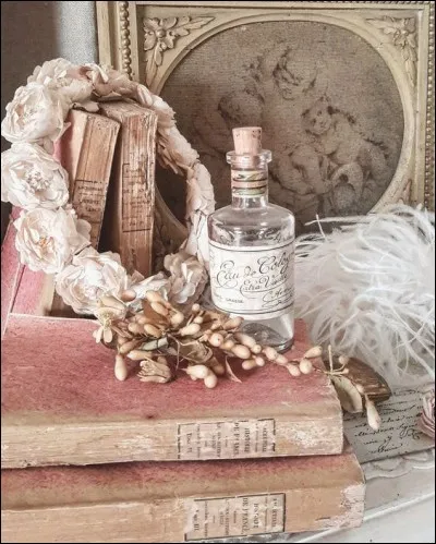 Qui a écrit "Le Collier de la Reine" ?