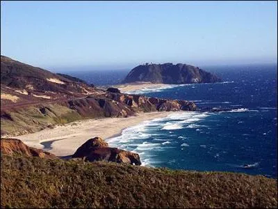 Quel ocan borde la Californie ?