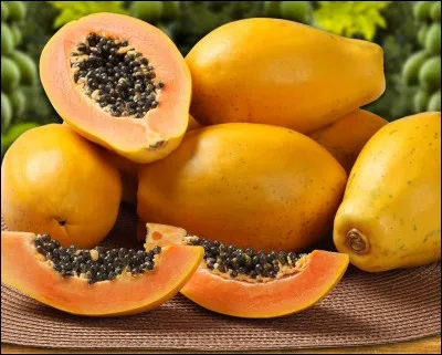 Quel est ce gros fruit à la chair très sucrée, mais peu calorique, originaire du mexique ?