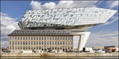 Dans quelle cit&eacute; trouve-t-on la "Havenhuis" (2016) ?