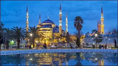 Dans quelle cit&eacute; trouve-t-on la Mosqu&eacute;e bleue (1616) ?