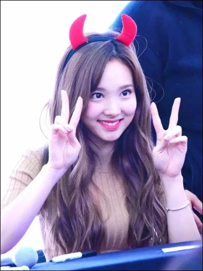 Quelle membre de ''Blackpink'' est proche de Nayeon de ''Twice'' ?
