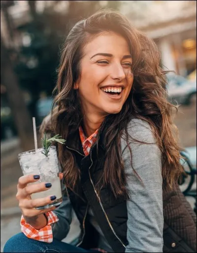 Quelle était traditionnellement la couleur emblématique des filles ?