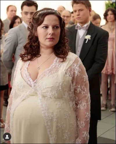 Comment s'appelle la servante des Waldorf ?