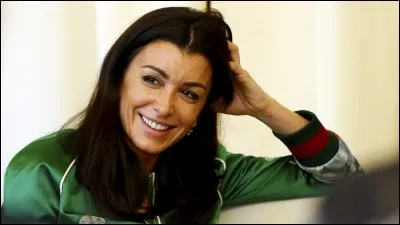 Pour finir 3 questions simples : 
Jenifer est :