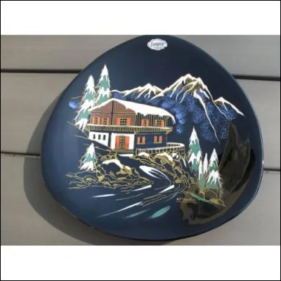 Que ne trouve-t-on pas pas dans la fondue savoyarde ?