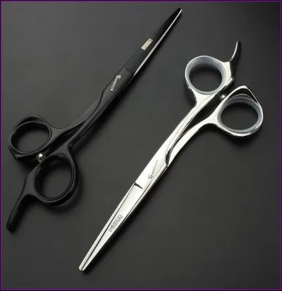 Comment s'appelle le coiffeur du chanteur ?