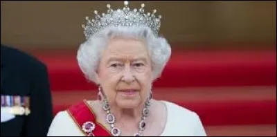 Quel âge a la reine d'Angleterre ?