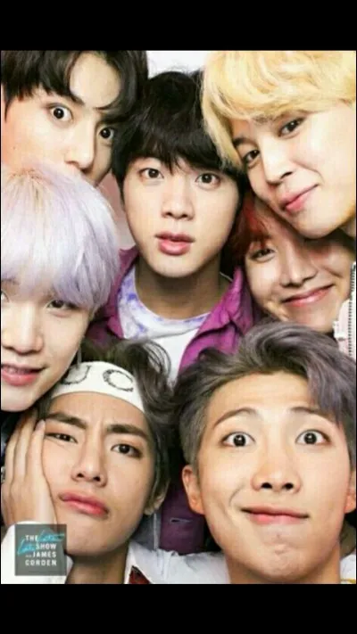 Lequel de ces chanteurs a dansé "Coller Serrer" à Seokjin
pour faire forte impression à la première rencontre?