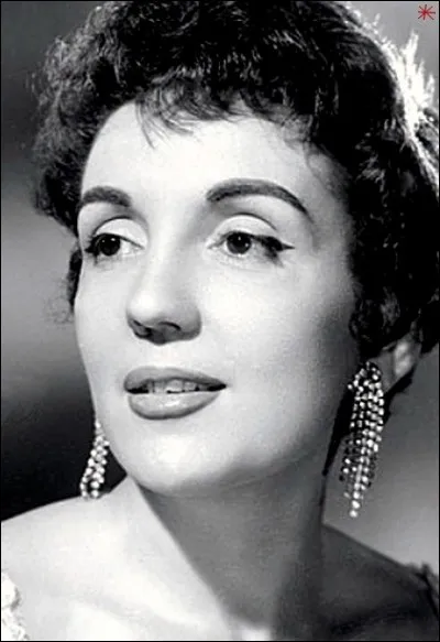 Cette chanteuse, célèbre en Europe et en Amérique latine dans les années 1950-60, a vendu 80 millions d'albums. C'est ... Lasso.