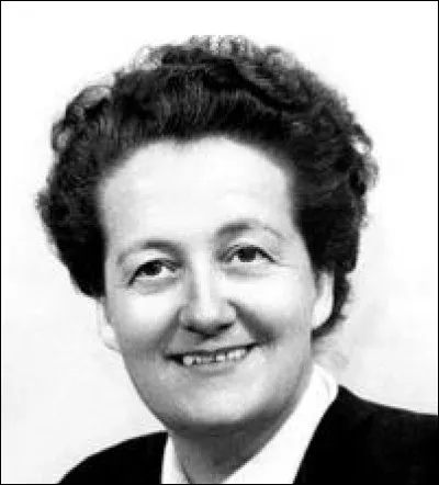 Résistante, titulaire de nombreuses décorations pour ses actes héroïques durant la guerre, grand-croix de la Légion d'Honneur, elle est entrée au Panthéon le 27 mai 2015. C'est ... Tillion.